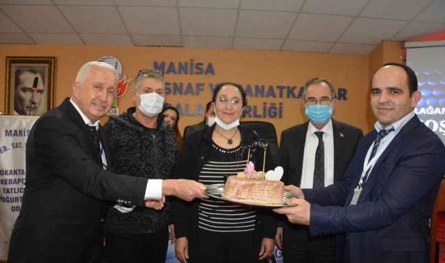 Lokantacılar Odası kongresinde pastalı kutlama