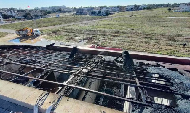 Lüks dubleks villanın ikinci katı alevlere teslim oldu