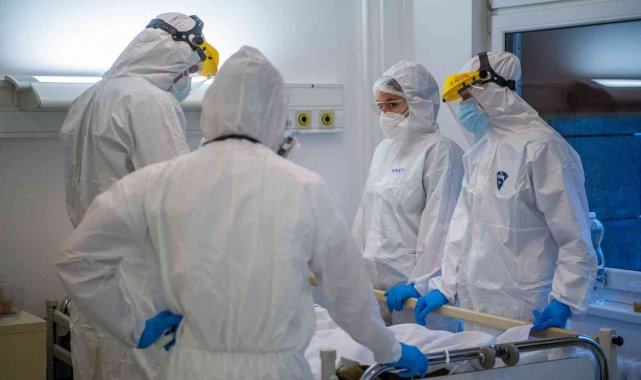 Macaristan'da Covid-19 salgınında vaka rekoru