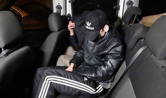 Makas kullanarak çalıştırıp çaldıkları kamyonetle 25 kilometre kaçtılar, kovalamaca sonucu yakalandılar