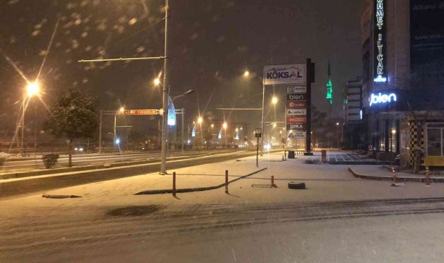 Malatya yağan karla beyaza büründü