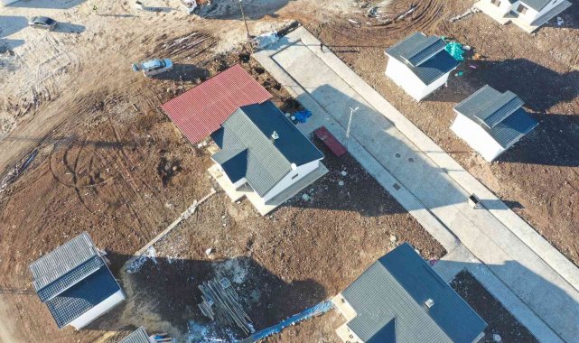 Malatya'da depremin izleri siliniyor