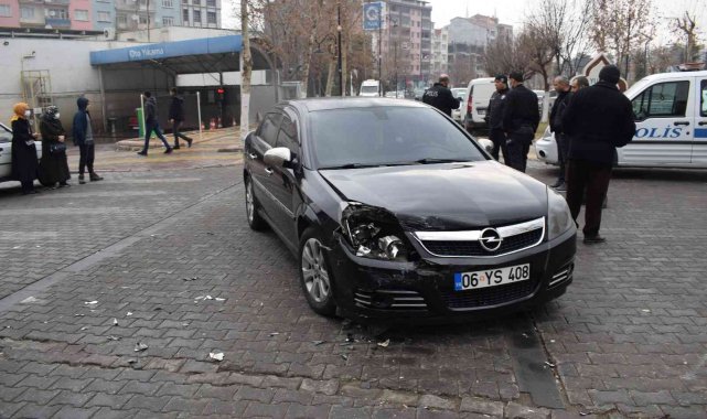 Malatya'da iki otomobil çarpıştı: 1 yaralı