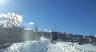 Malatya'da kar mesaisi devam ediyor