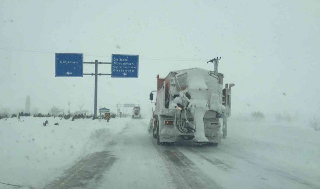 Malatya'da kar nedeniyle 524 mahallenin yolu kapandı