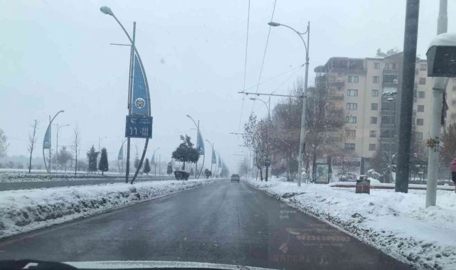 Malatya&#039;da kar yağışı etkili oldu