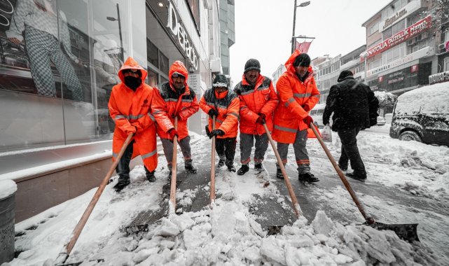 Malatya'da karla mücadele çalışmalarında araç ve personel sayısı arttırıldı