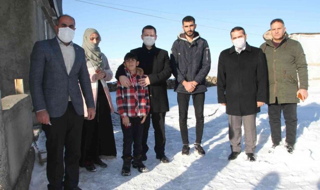 Malazgirt Kaymakamı Demirer, ev ziyaretlerini sürdürüyor