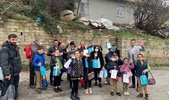 Maltepe Belediyesi'nden 350 çocuğa forma