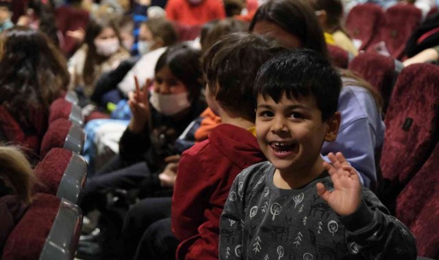 Maltepe'de çocuk şenliğinde 5'inci gün: Kuki sevginin önemini anlattı