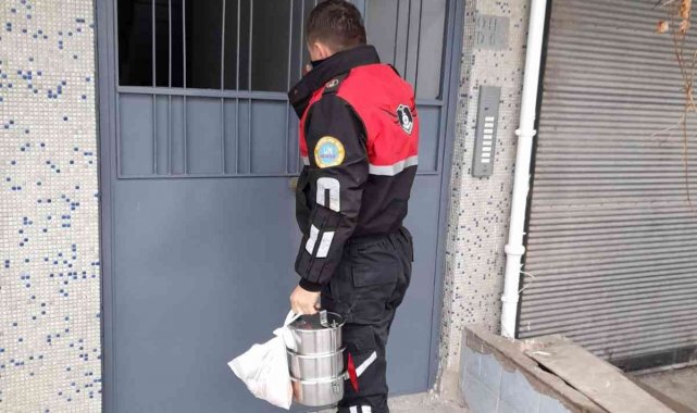 Maltepe&#039;de ihtiyaç sahibi 2 bin kişiye sıcak yemek