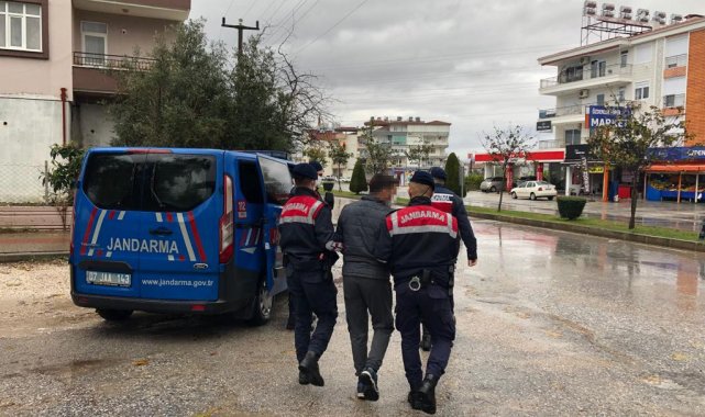 Manavgat'ta 12 yıl hapis cezası olan uyuşturucu tacirine operasyon