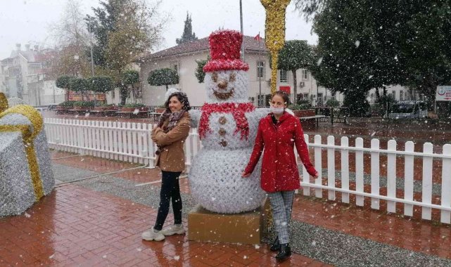 Manavgat'ta 14 yıl aradan sonra kar sevinci