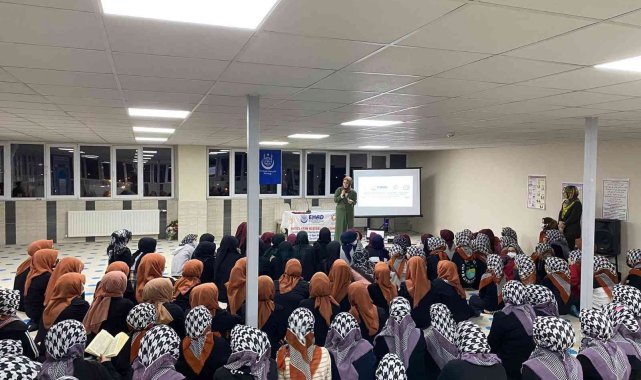 Manisa'da 450 hafızlık öğrencisine kişisel gelişim semineri verildi
