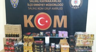 Manisa'da bin 25 adet cinsel içerikli ürün ele geçirildi