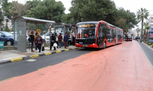 Manisa&#039;da sağlık çalışanlarına ücretsiz ulaşım desteği uzatıldı