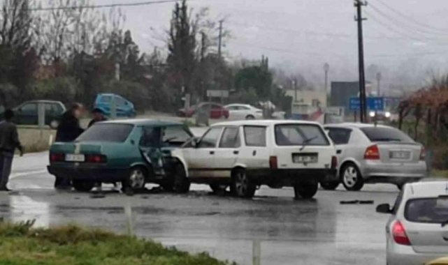 Manisa'da trafik kazası: 4 yaralı