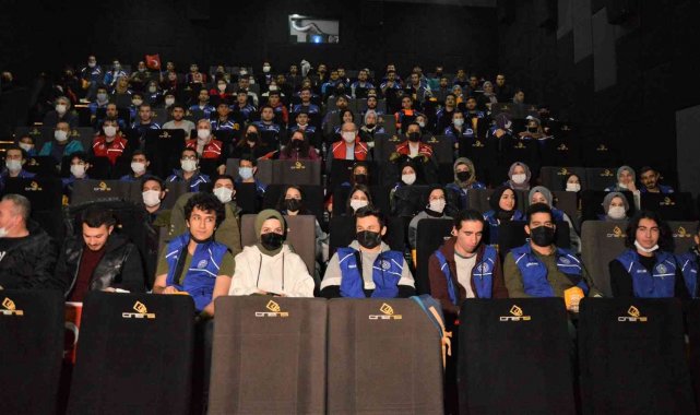 Manisalılar &#039;Kesişme; İyi ki Varsın Eren&#039; filminde duygusal anlar yaşadı