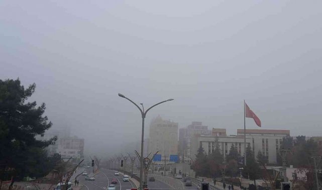 Mardin&#039;de gece başlayan sis etkisini sürdürüyor