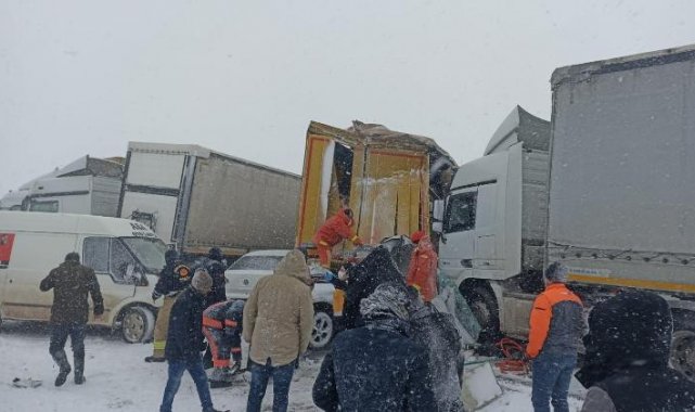 Mardin'de zincirleme kaza: 3 ölü, 10 yaralı