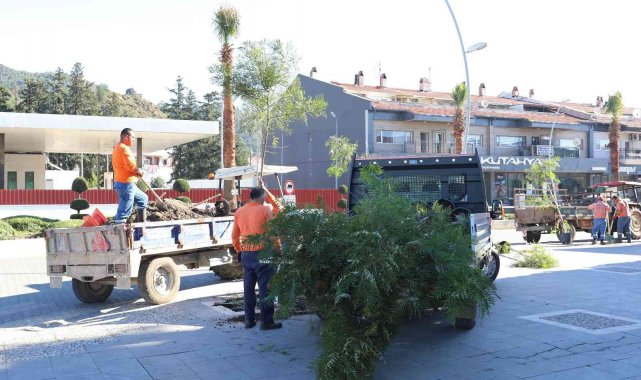 Marmaris&#039;in kaldırımları yemyeşil oluyor