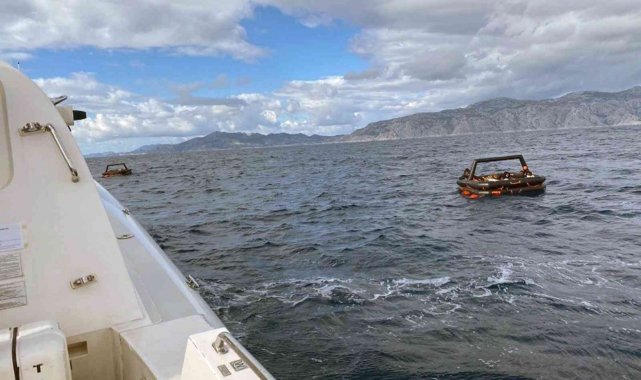 Marmaris'te 24 düzensiz göçmen kurtarıldı