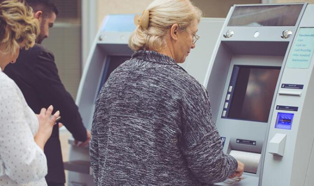 Memur ve emekliler zam farkları yarından itibaren hesaplarda