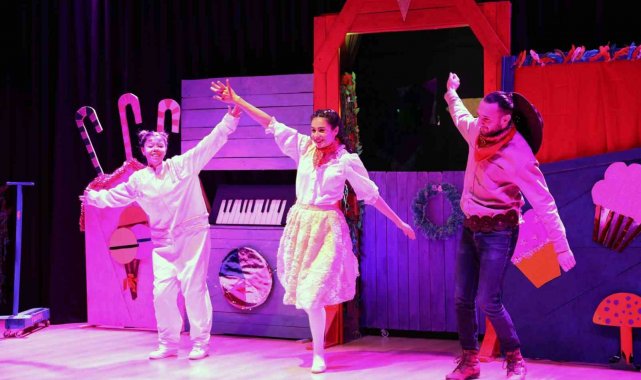 Menteşe Belediye Tiyatrosu'ndan çocuklara yarıyıl tatili hediyesi