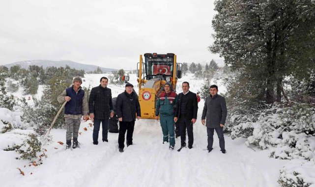Menteşe'de kar mesaisi devam ediyor