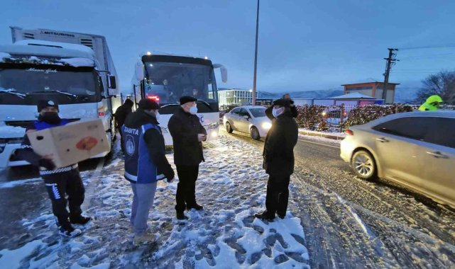 Menteşe&#039;de karla mücadele sürüyor