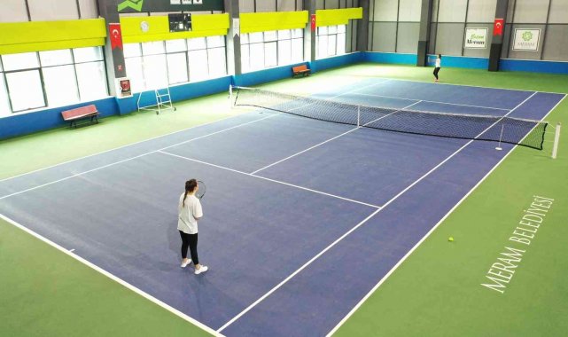 Meram 3. Kort Tenis Turnuvası birbirinden heyecanlı karşılaşmalara sahne oluyor