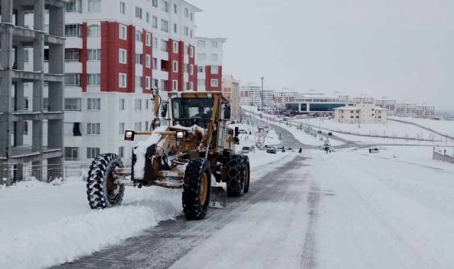Meram'da yoğun kar mesaisi