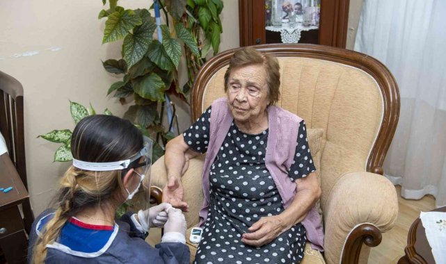 Mersin Büyükşehir Belediyesi, 2021'de 30 bin haneye evde sağlık hizmeti sundu