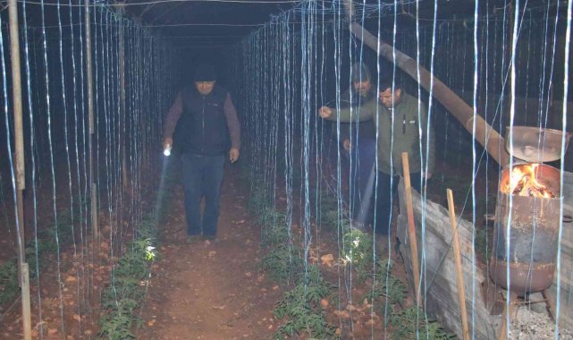 Mersin'de bahçelerde lastikler, seralarda sobalar yakıldı, zirai don nöbeti başladı