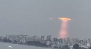 Mersin'de bulutların arasından yansıyan gün ışığı şaşırttı