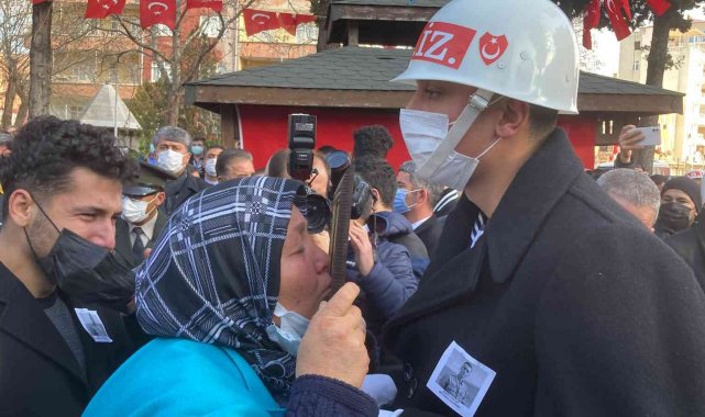 Mersinli şehidi binler uğurladı