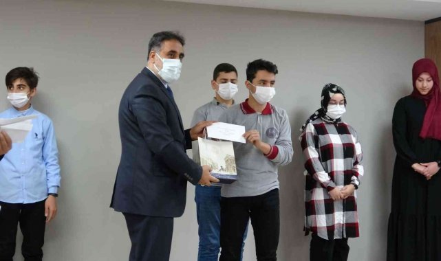 Mesleki yarışmalarda dereceye giren öğrencilere ödül verildi