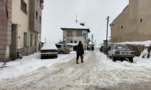 Mihalıççık sokaklarından kar manzaraları