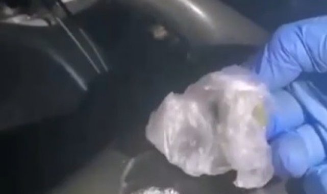 Minibüsün direksiyonuna uyuşturucu gizlemiş