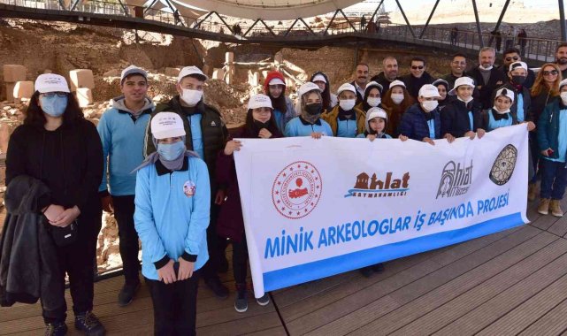 Minik arkeologlar 'tarihin sıfır noktası'nı gezdi