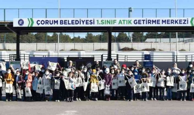 Minik öğrenciler atık getirme merkezi ziyaret etti