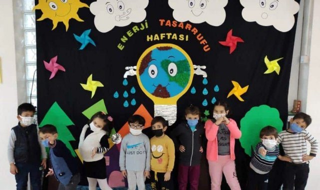 Minik öğrenciler "Çevreye Duyarlı Nesiller İçin" projesi kapsamında panolar hazırladı