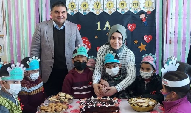 Minik öğrencilerin Okuma Bayramı sevinci