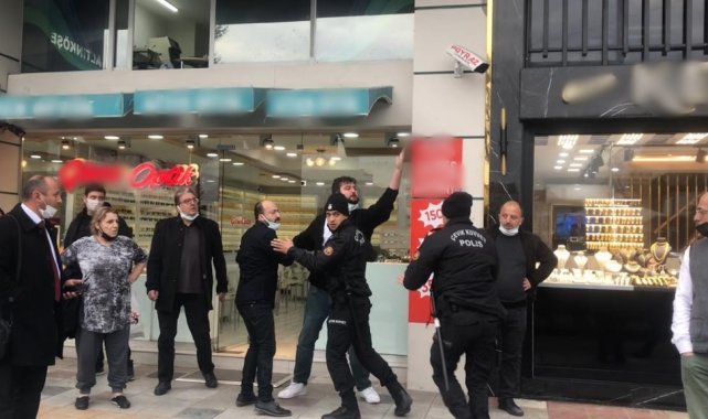 Motosiklet ile otomobil çarpışması sonucu sinirler gerildi