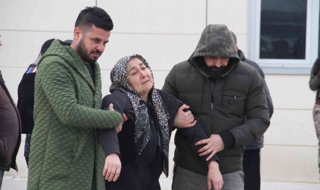 Motosiklet kazasında oğlunu kaybeden anne morgda sinir krizi geçirdi