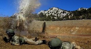 MSB komandoların nefes kesen eğitim görüntülerini paylaştı