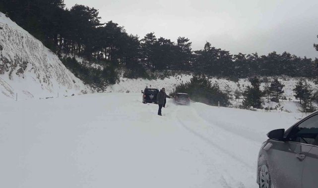 Muğla-Denizli karayolu kar nedeniyle ulaşıma kapandı