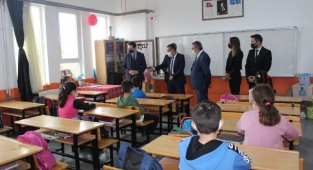 Muğla İl Milli Eğitim Müdürü Emre Çay,  incelemelerde bulundu.