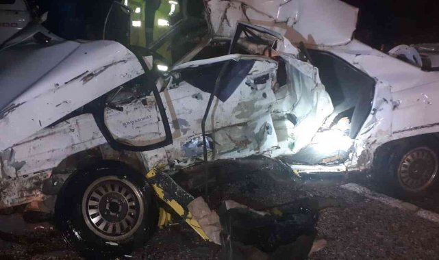 Muğla'da tır ile otomobil çarpıştı: 2 ölü, 1 yaralı