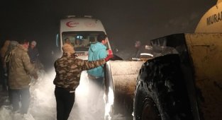 Muradiye'de hasta kurtarma operasyonu